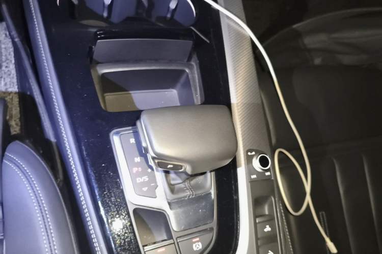 Used Audi A5 2021 Cabriolet 40 TFSI Fashionable and Dynamic Model Gear Lever