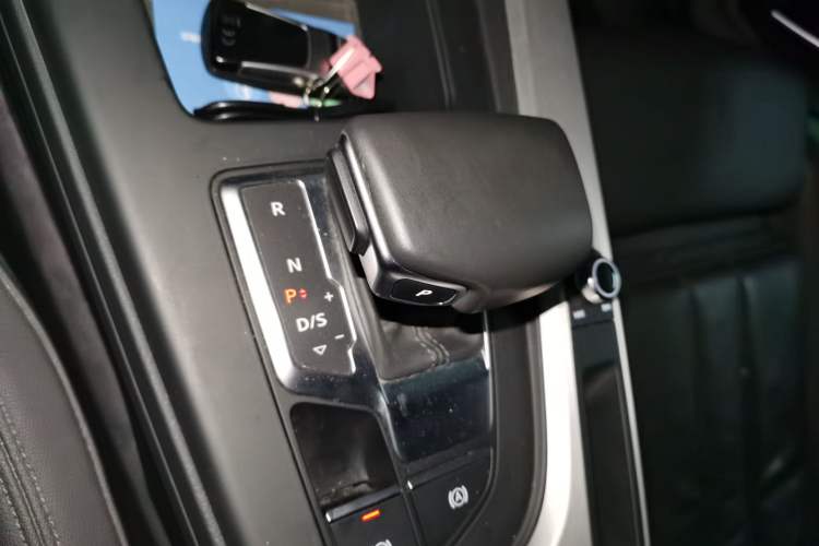 Used Audi A5 2021 Coupe 45 TFSI quattro Prestige Dynamic Edition Gear Lever