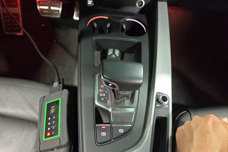 Used Audi A5 2021 Coupe 40 TFSI Fashionable and Dynamic Model Gear Lever