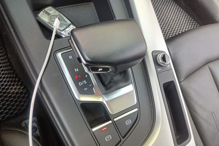 Used Audi A5 2021 Coupe 40 TFSI Fashionable and Dynamic Model Gear Lever