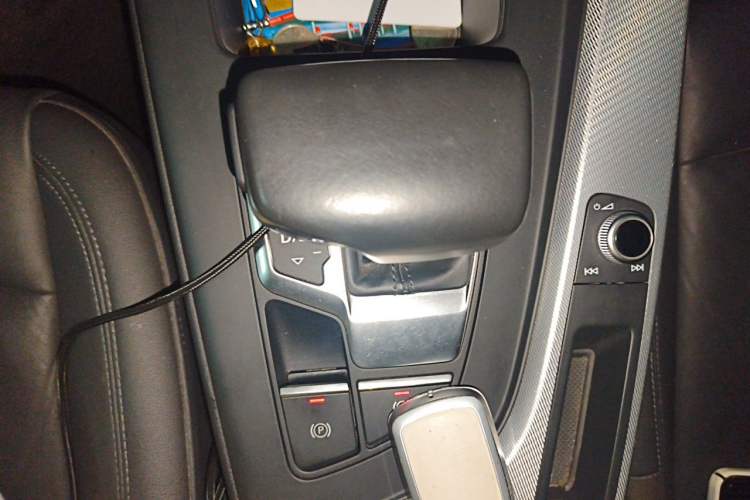 Used Audi A5 2021 Coupe 40 TFSI Fashionable and Dynamic Model Gear Lever