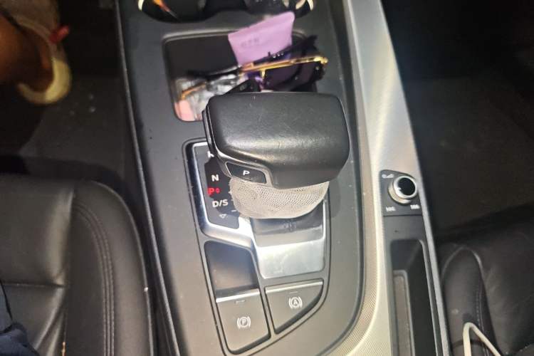 Used Audi A5 2021 Coupe 40 TFSI Fashionable and Dynamic Model Gear Lever