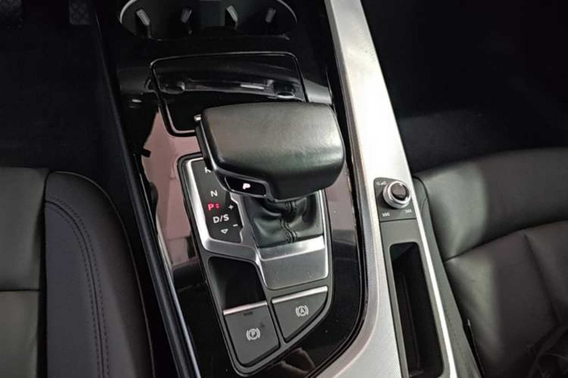 Used Audi A5 2021 Coupe 40 TFSI Fashionable and Dynamic Model Gear Lever