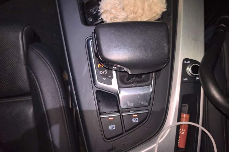 Used Audi A5 2021 Sportback 40 TFSI quattro Luxury Dynamic Model Gear Lever