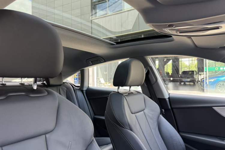 Used Audi A5 2021 Sportback 40 TFSI quattro Luxury Dynamic Model Headliner