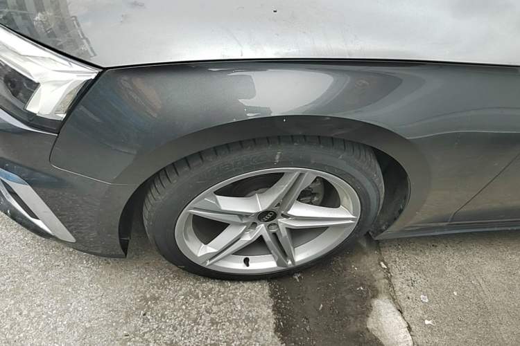Used Audi A5 2021 Sportback 40 TFSI Stylish and Elegant Model Left Front Wheel Hub