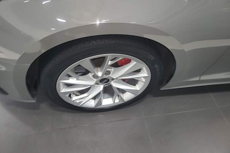Used Audi A5 2021 Sportback 40 TFSI Fashionable and Dynamic Model Left Front Wheel Hub