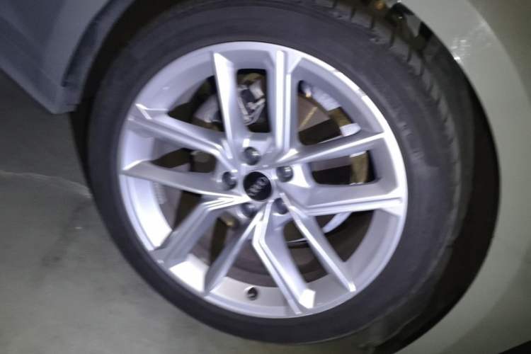 Used Audi A5 2021 Cabriolet 40 TFSI Fashionable and Dynamic Model Right Front Wheel Hub