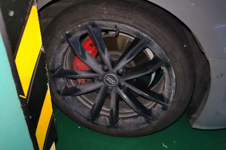 Used Audi A5 2021 Coupe 45 TFSI quattro Prestige Dynamic Edition Right Front Wheel Hub