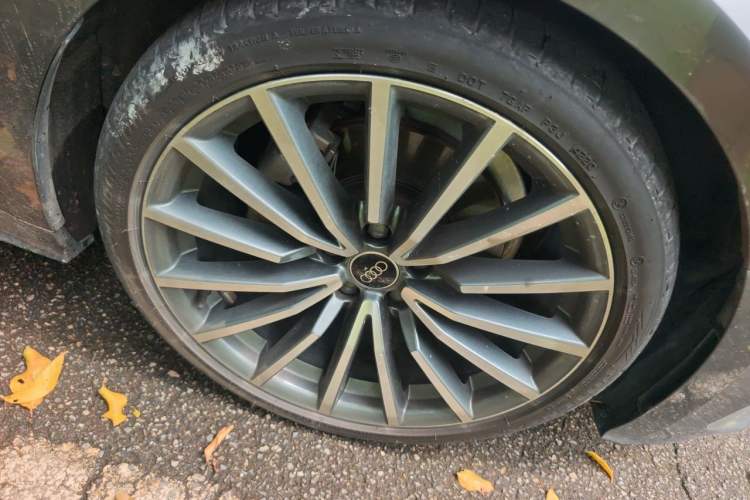 Used Audi A5 2021 Sportback 40 TFSI quattro Luxury Dynamic Model Right Front Wheel Hub