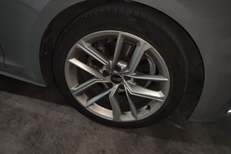 Used Audi A5 2021 Coupe 40 TFSI Fashionable and Dynamic Model Right Front Wheel Hub