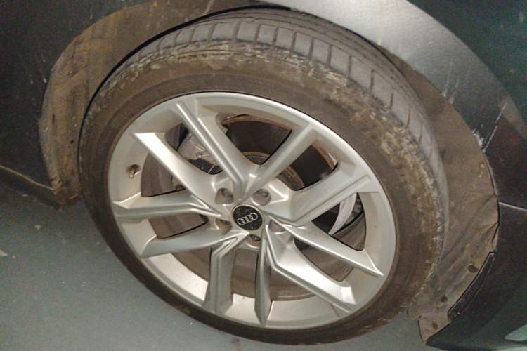 Used Audi A5 2021 Coupe 40 TFSI Fashionable and Dynamic Model Right Front Wheel Hub