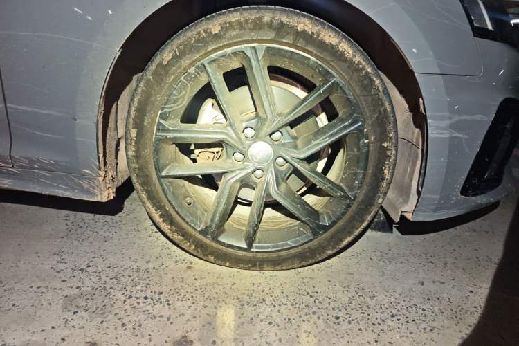 Used Audi A5 2021 Coupe 40 TFSI Fashionable and Dynamic Model Right Front Wheel Hub