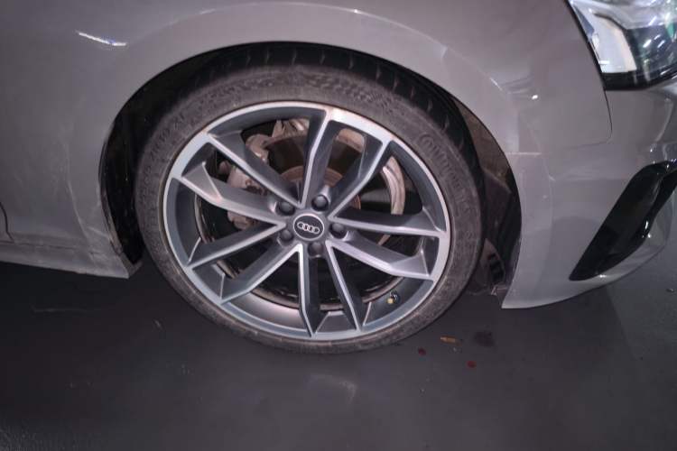 Used Audi A5 2021 Sportback 40 TFSI quattro Luxury Dynamic Model Right Front Wheel Hub