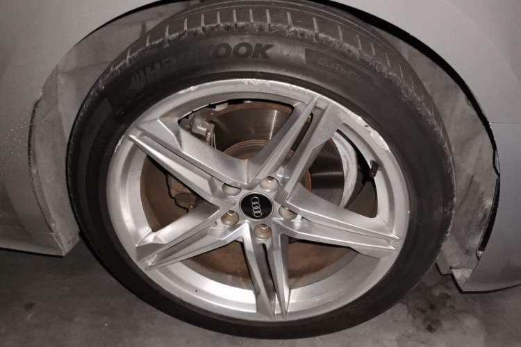 Used Audi A5 2021 Sportback 40 TFSI Stylish and Elegant Model Right Front Wheel Hub