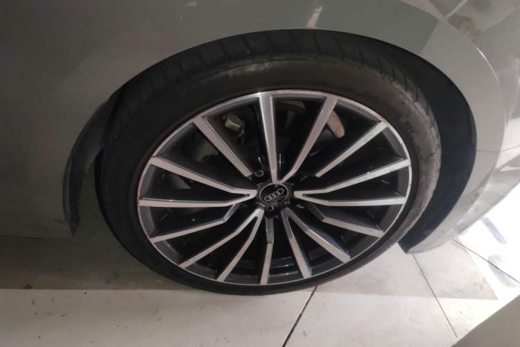 Used Audi A5 2021 Sportback 40 TFSI quattro Luxury Dynamic Model Right Front Wheel Hub