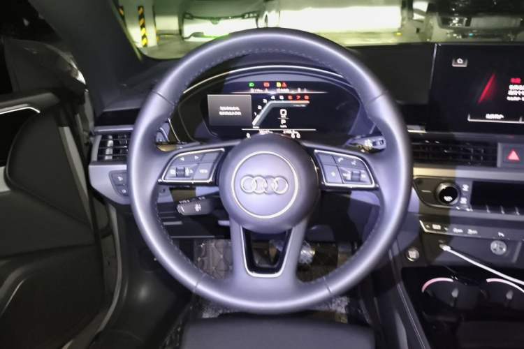 Used Audi A5 2021 Cabriolet 40 TFSI Fashionable and Dynamic Model Steering Wheel