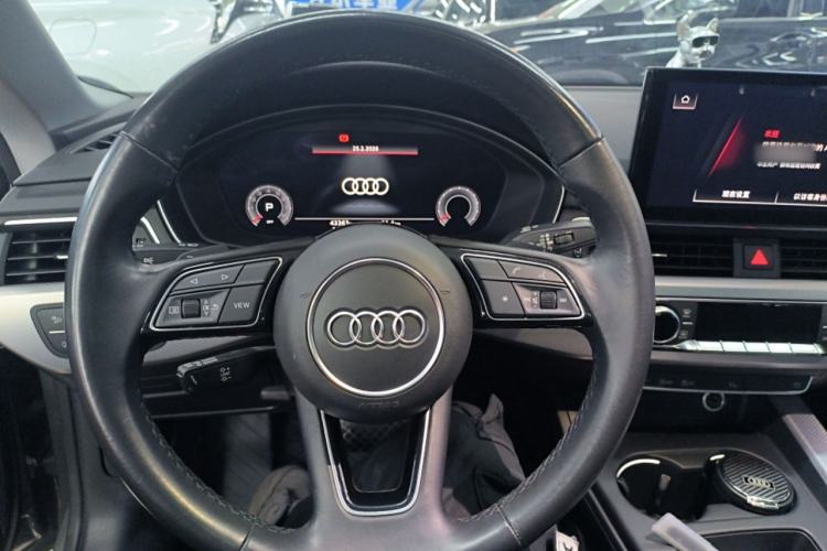 Used Audi A5 2021 Sportback 40 TFSI Fashionable and Dynamic Model Steering Wheel