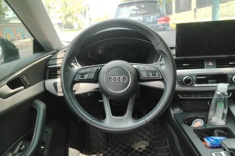 Used Audi A5 2021 Sportback 40 TFSI Stylish and Elegant Model Steering Wheel