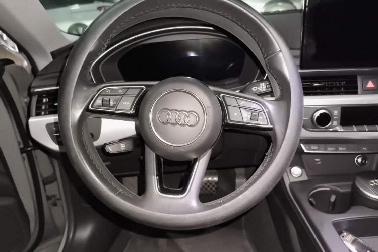 Used Audi A5 2021 Sportback 40 TFSI Stylish and Elegant Model Steering Wheel