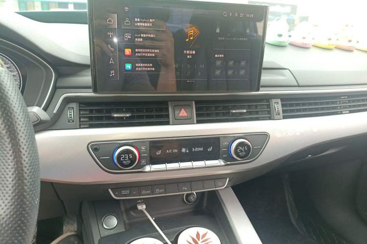 Used Audi A5 2021 Sportback 40 TFSI Fashionable and Dynamic Model Audio And AC Panel