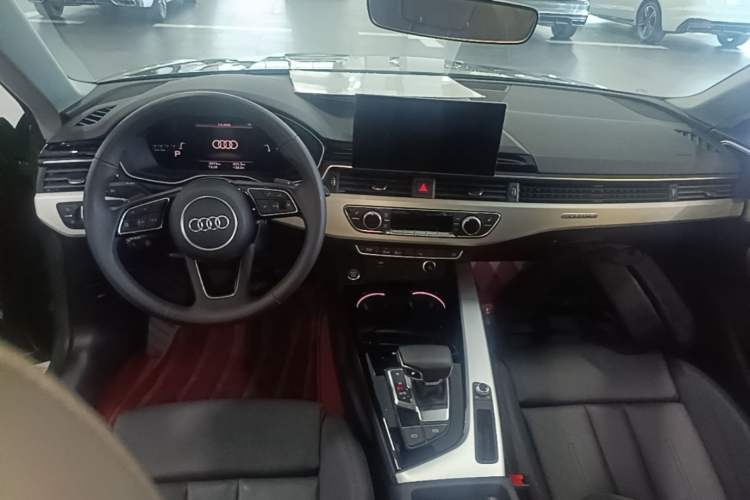 Used Audi A5 2021 Sportback 40 TFSI quattro Luxury Dynamic Model Center Console