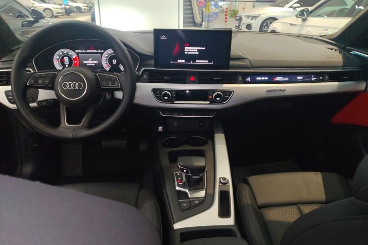 Used Audi A5 2021 Sportback 40 TFSI quattro Luxury Dynamic Model Center Console