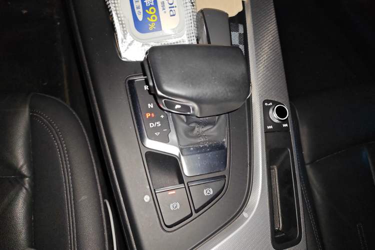 Used Audi A5 2021 Coupe 40 TFSI Fashionable and Dynamic Model Gear Lever