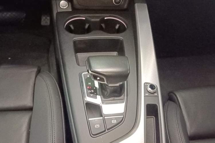 Used Audi A5 2021 Sportback 40 TFSI Fashionable and Dynamic Model Gear Lever