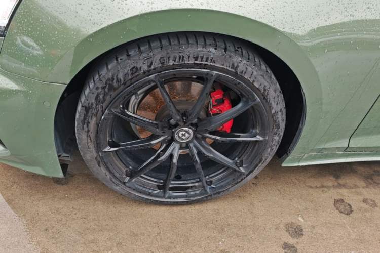Used Audi A5 2021 Sportback 40 TFSI Fashionable and Dynamic Model Left Front Wheel Hub