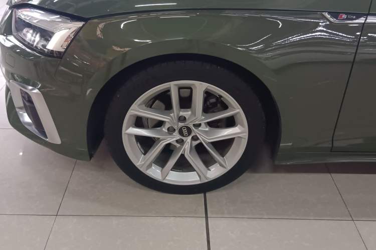 Used Audi A5 2021 Sportback 40 TFSI Fashionable and Dynamic Model Left Front Wheel Hub