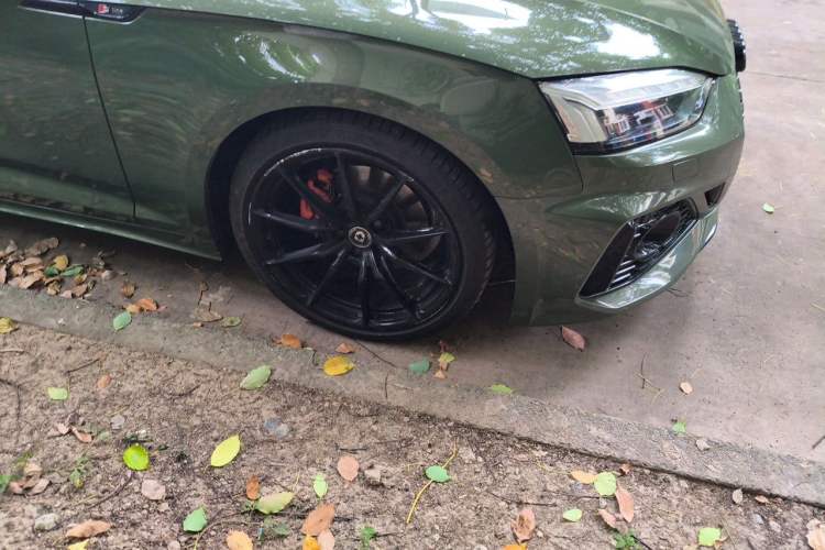 Used Audi A5 2021 Sportback 40 TFSI Fashionable and Dynamic Model Right Front Wheel Hub