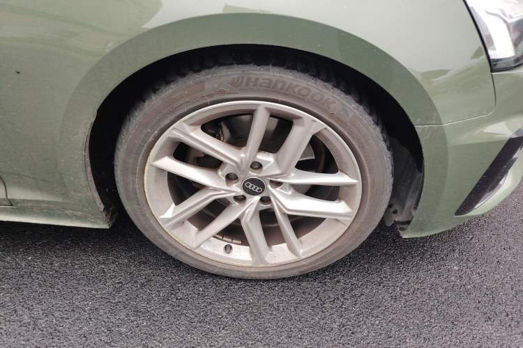 Used Audi A5 2021 Sportback 40 TFSI Stylish and Elegant Model Right Front Wheel Hub