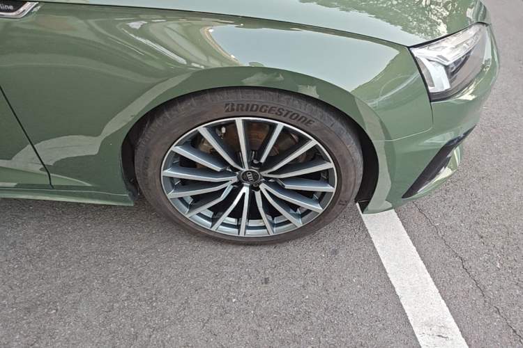 Used Audi A5 2021 Sportback 40 TFSI quattro Luxury Prestige Edition Right Front Wheel Hub