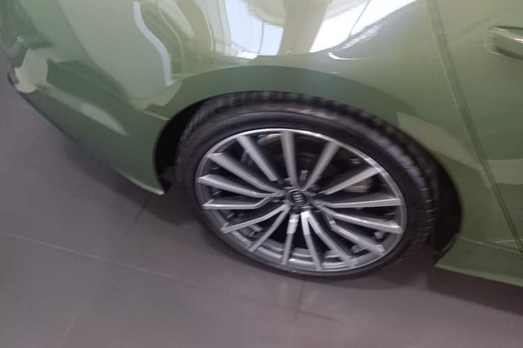 Used Audi A5 2021 Sportback 40 TFSI quattro Luxury Dynamic Model Right Rear Wheel Hub