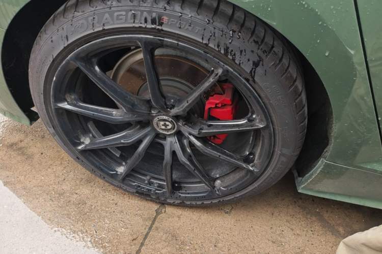 Used Audi A5 2021 Sportback 40 TFSI Fashionable and Dynamic Model Right Rear Wheel Hub