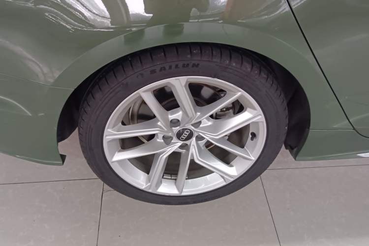 Used Audi A5 2021 Sportback 40 TFSI Fashionable and Dynamic Model Right Rear Wheel Hub