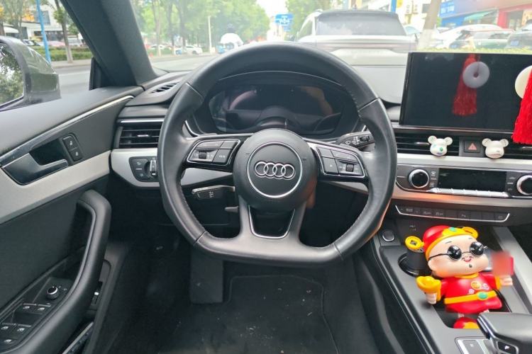 Used Audi A5 2021 Sportback 40 TFSI Stylish and Elegant Model Steering Wheel