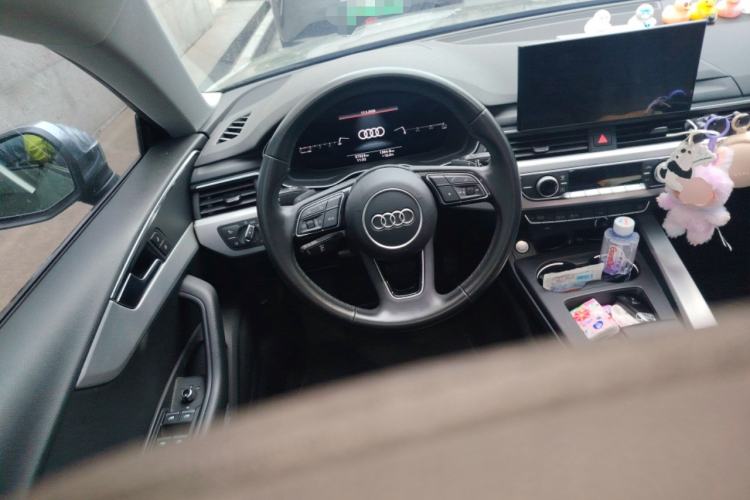 Used Audi A5 2021 Sportback 40 TFSI Stylish and Elegant Model Steering Wheel