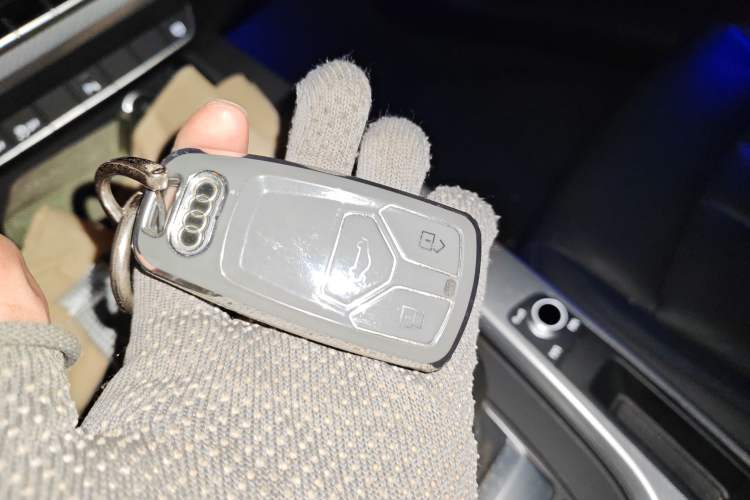 Used Audi A5 2021 Coupe 40 TFSI Fashionable and Dynamic Model Vehicle Key