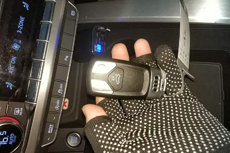 Used Audi A5 2021 Sportback 40 TFSI quattro Luxury Dynamic Model Vehicle Key