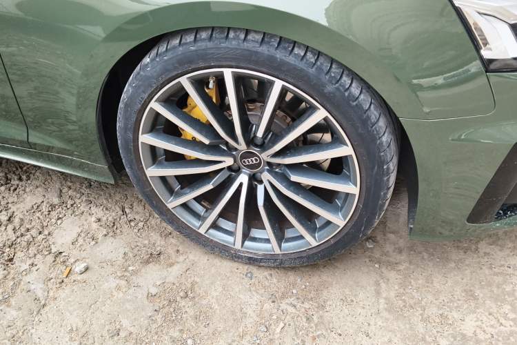 Used Audi A5 2021 Sportback 40 TFSI quattro Luxury Prestige Edition Right Front Wheel Hub