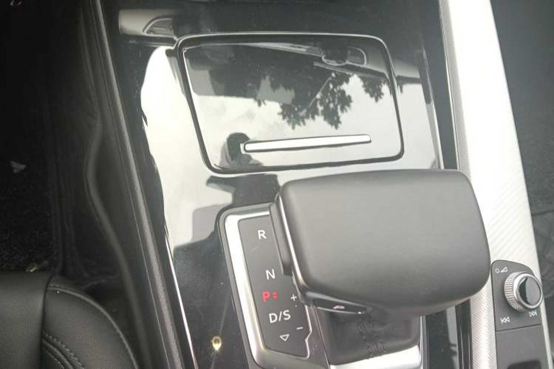 Used Audi A5 2021 Coupe 40 TFSI Fashionable and Dynamic Model Gear Lever