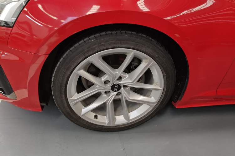Used Audi A5 2021 Coupe 40 TFSI Fashionable and Dynamic Model Left Front Wheel Hub