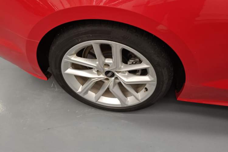 Used Audi A5 2021 Coupe 40 TFSI Fashionable and Dynamic Model Right Rear Wheel Hub