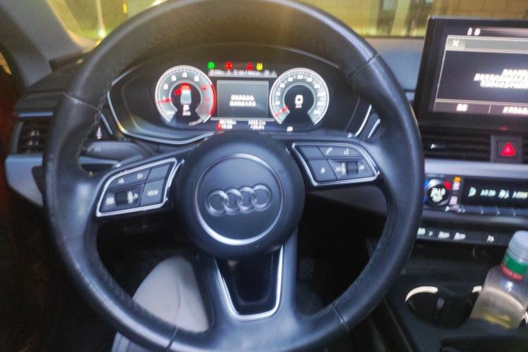 Used Audi A5 2021 Sportback 40 TFSI Stylish and Elegant Model Steering Wheel