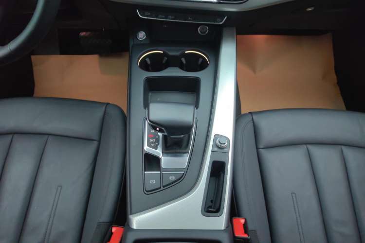 Used Audi A5 2021 Sportback 40 TFSI Fashionable and Dynamic Model Gear Lever