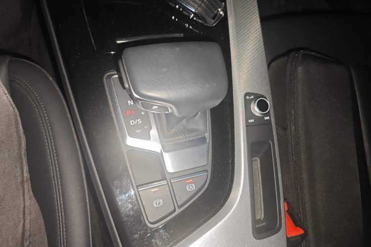 Used Audi A5 2021 Coupe 40 TFSI Fashionable and Dynamic Model Gear Lever