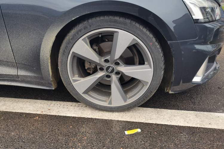 Used Audi A5 2021 Sportback 40 TFSI quattro Luxury Prestige Edition Right Front Wheel Hub