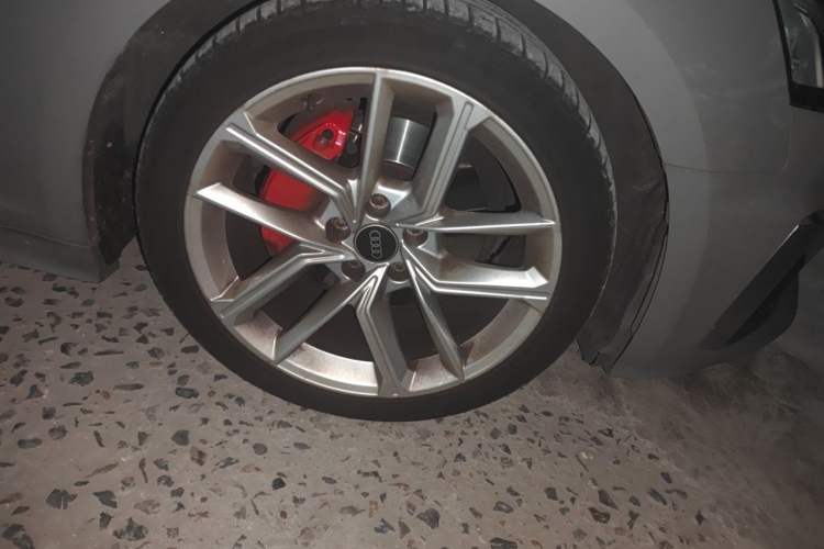 Used Audi A5 2021 Coupe 40 TFSI Fashionable and Dynamic Model Right Front Wheel Hub